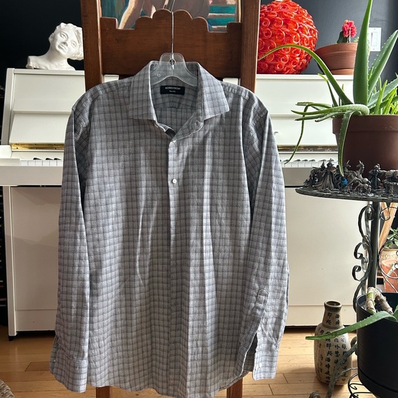 Nordstrom Gray Casual Button Down Shirt with Crisp Fabric - Picture 11 of 15